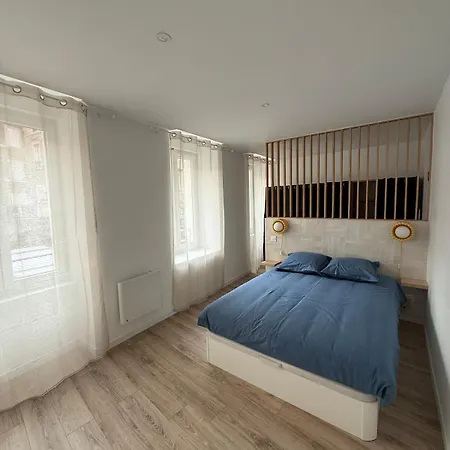 1 Les Bains Apartment
